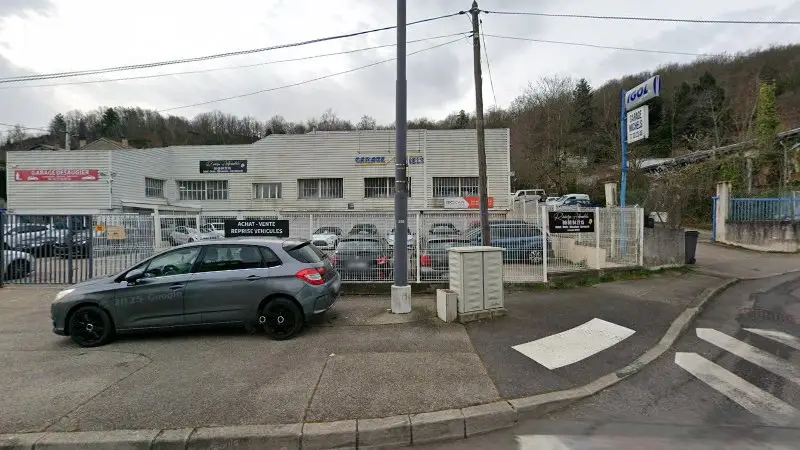 Vue de la rue devant GARAGE PREMIER - GARAGE MICHELS, Saint-Étienne