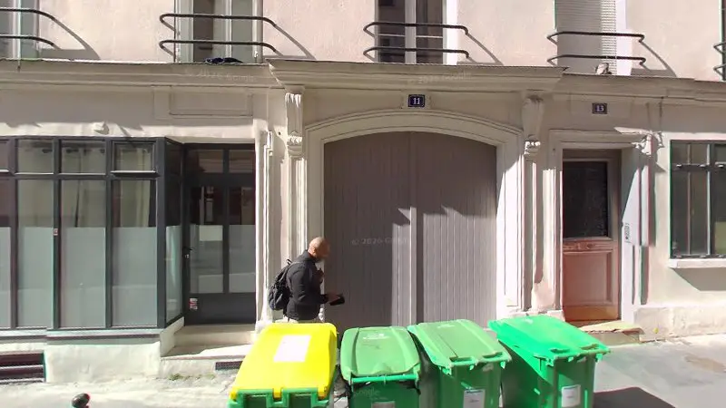 Vue de la rue devant Reap5 (entretien auto-moto à domicile), Paris