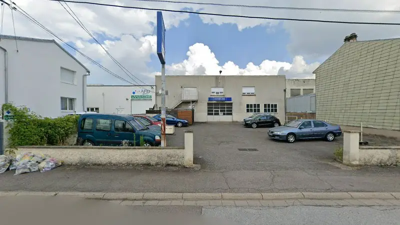 Vue de la rue devant Garage Hirn Pierre, Yutz