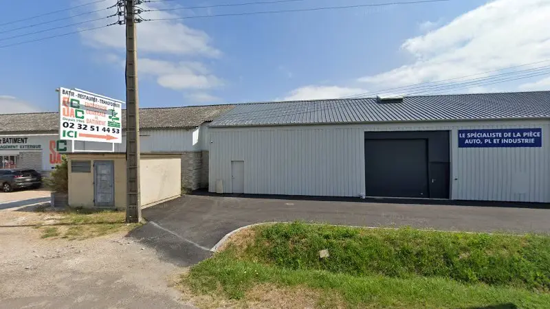 Vue de la rue devant Autodistribution, La Chapelle-Longueville