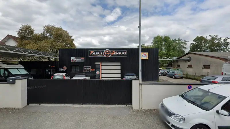 Vue de la rue devant Carrosserie 64, Jurançon