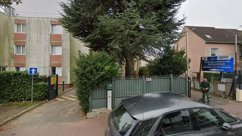 Vue de la rue devant GARAGE DE L’HOPITAL TOP GARAGE, Clamart