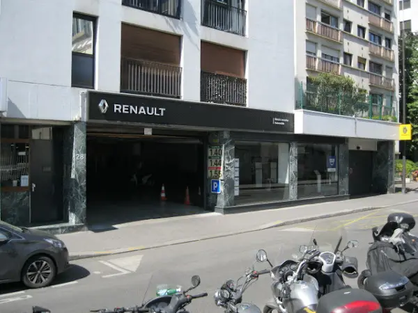 Photo publiée sur la fiche Google de Renault Automobile Bonvin Lecourbe, Paris
