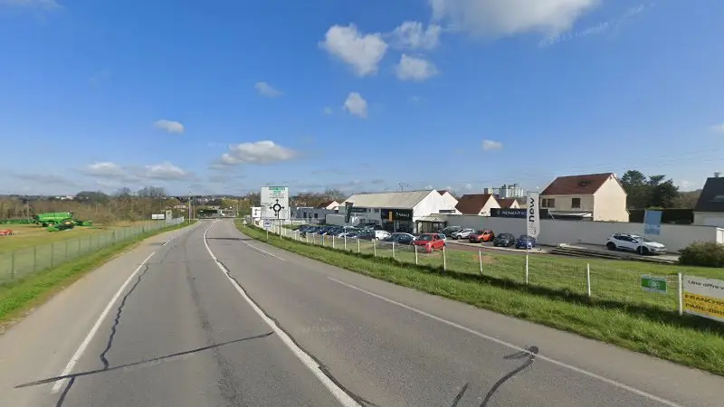 Vue de la rue devant RENAULT / DACIA - GARAGE MDS DU VEXIN GISORS, Gisors
