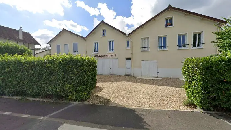 Vue de la rue devant Garage De Bateaux, Le Perreux-sur-Marne