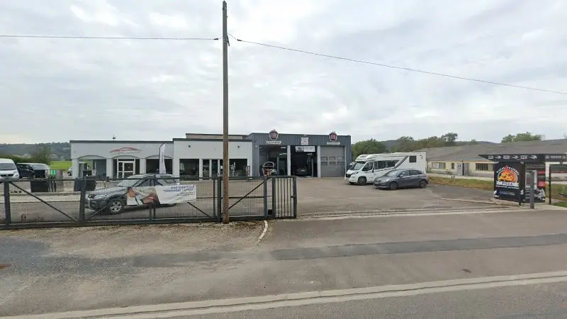 Vue de la rue devant GARAGE JEAN PISANO Fiat, Coussey