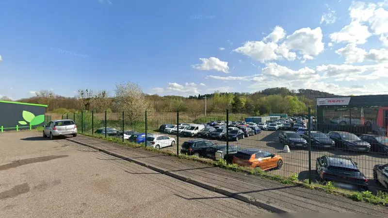 Vue de la rue devant Audi Service St Avold - VGRF Grand Est, Longeville-lès-Saint-Avold