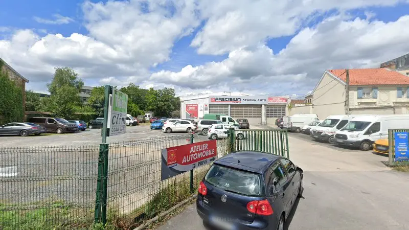 Vue de la rue devant Etablissement renaudin magasin, Épernay