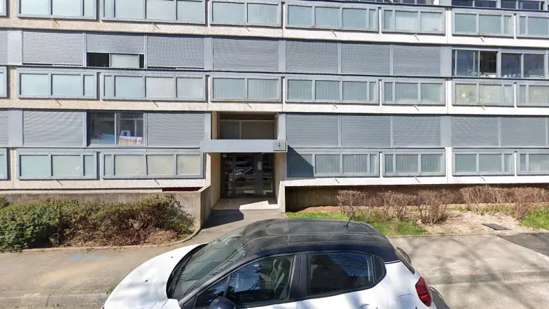 Vue de la rue devant Sport Bodys, Rillieux-la-Pape