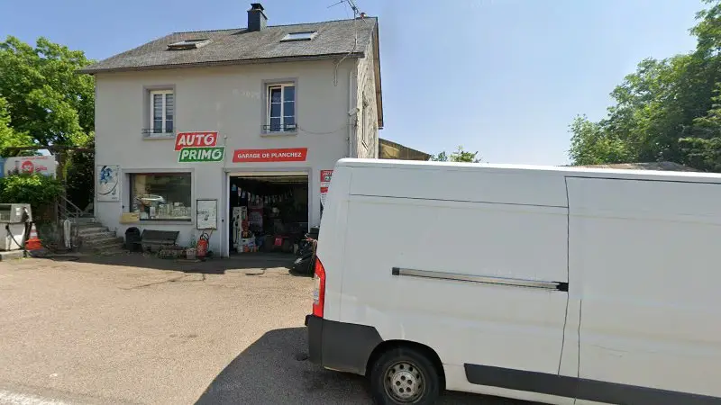 Vue de la rue devant Garage Frédéric Loiseau / Autoprimo, Planchez