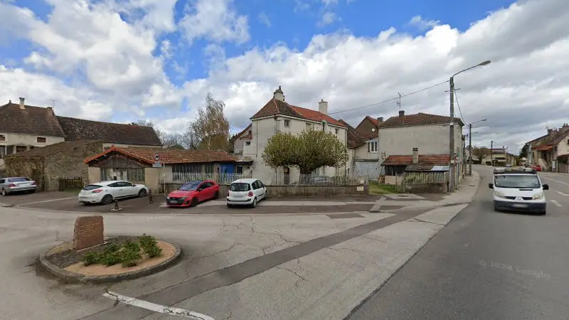 Vue de la rue devant sennecey le,grand 71240, Sennecey-le-Grand