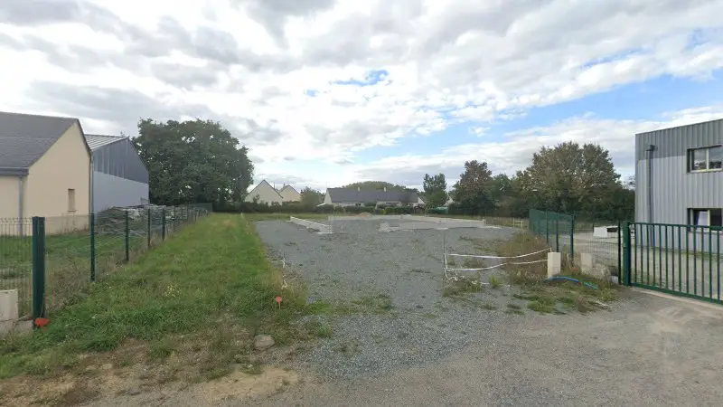 Vue de la rue devant Bidouille et compagnie, Erdre-en-Anjou