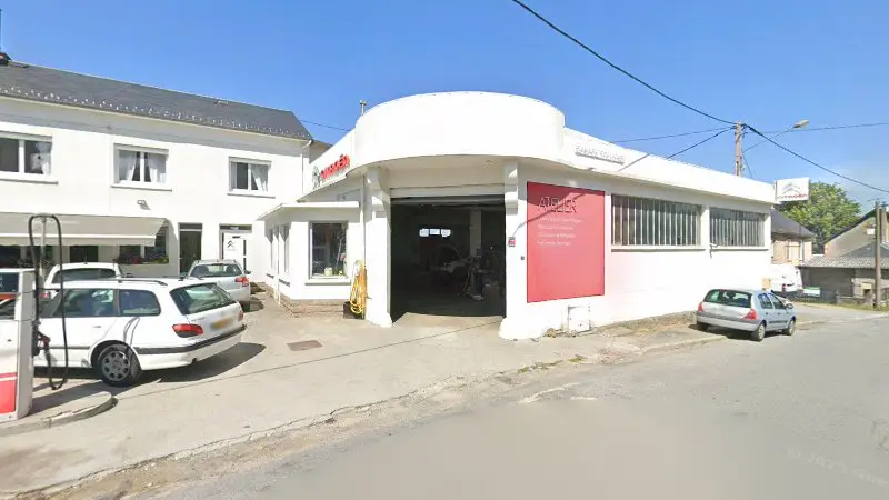 Vue de la rue devant GARAGE TACHARD SARL - Citroën, La Courtine