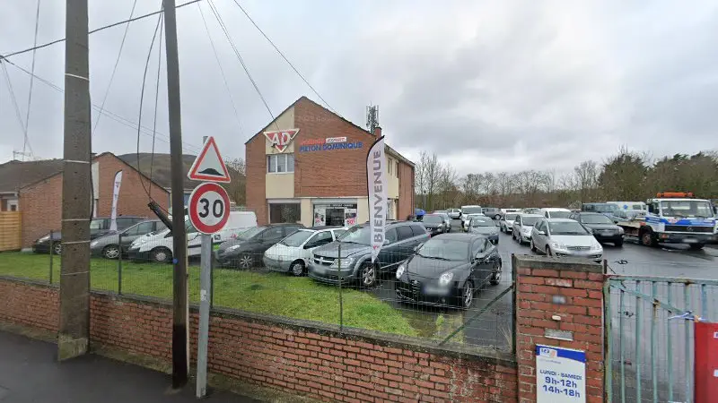 Vue de la rue devant Garage Expert Pieton Dominique, Hénin-Beaumont