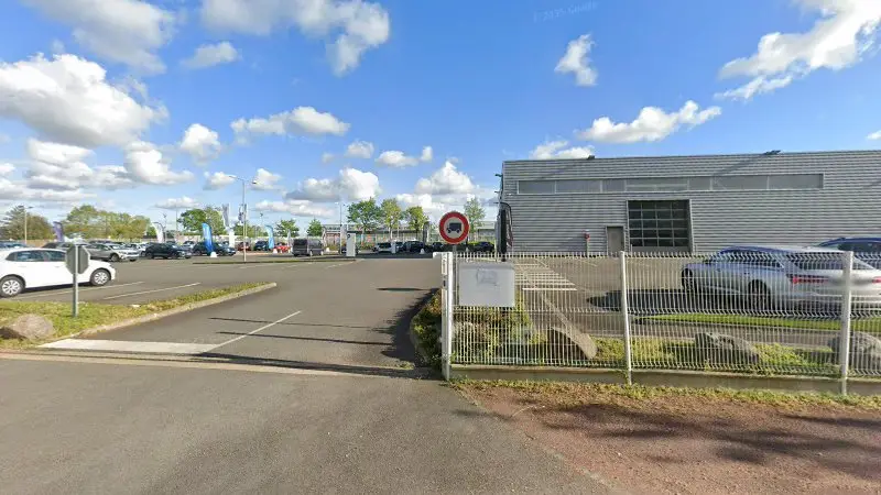 Vue de la rue devant Audi Service Challans (85) - Jean Rouyer Automobiles, Challans