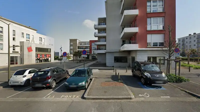 Vue de la rue devant auto.parebrise, Boulogne-sur-Mer