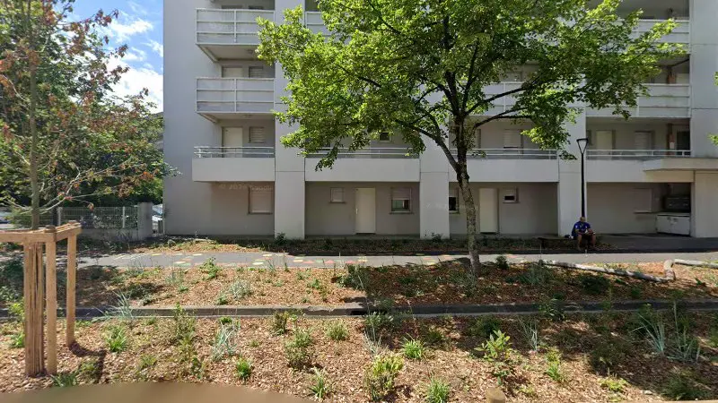 Vue de la rue devant AUTO CONTACT BOUSCATAIS - MOTRIO, Bordeaux