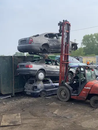 Photo publiée sur la fiche Google de Berterini Ferrailleur, Récupération fer et métaux épaviste voiture à Yutz -, Yutz