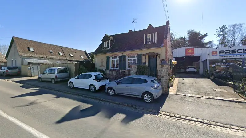 Vue de la rue devant GARAGE DE PICARDIE, Fresnoy-le-Grand