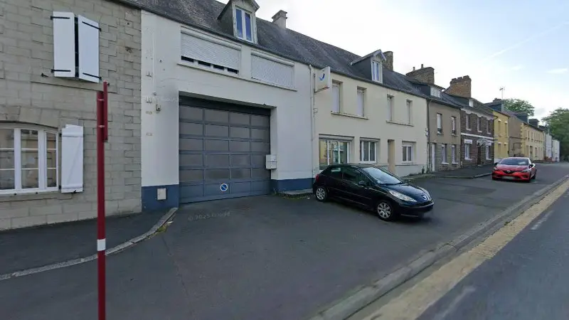 Vue de la rue devant Sarl Lietot - Citroën, Torigny-les-Villes