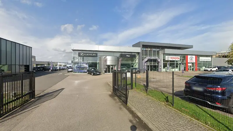 Vue de la rue devant LEXUS METZ - Lexus Service, Metz