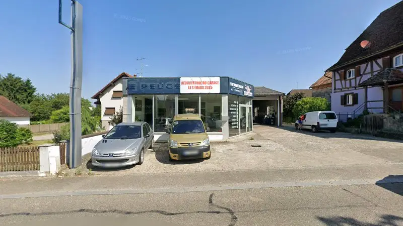 Vue de la rue devant Peugeot Garage Wiss Agent, Waldighofen