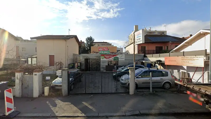 Vue de la rue devant Vidange boite auto Lyon, Villeurbanne