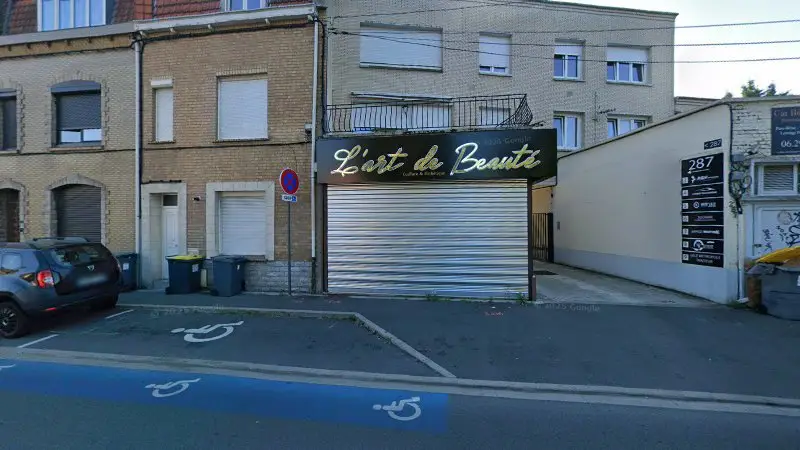 Vue de la rue devant R&V carrosserie, Faches-Thumesnil