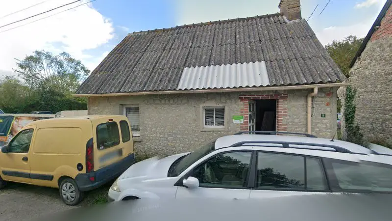 Vue de la rue devant Ethanol E85 bio diesel bioeman 50 /14 installateur,, Carentan-les-Marais