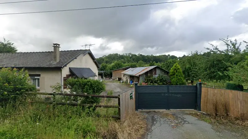 Vue de la rue devant CONTACT | LeptitgaragedeManon, Mézidon Vallée d'Auge