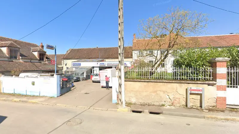 Vue de la rue devant Garage Coutant Coutant Christophe, Valravillon