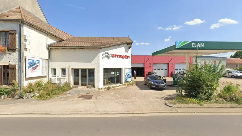 Vue de la rue devant GARAGE DU COURSONNAIS - Citroën, Courson-les-Carrières