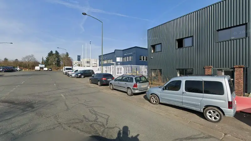 Vue de la rue devant Garage Du Centre Sarl, Villejuif