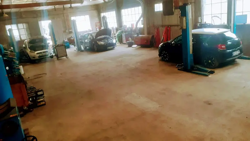 Photo publiée sur la fiche Google de GARAGE PRESTIGE AUTO MULTISERVICE, Saint-Siméon-de-Bressieux