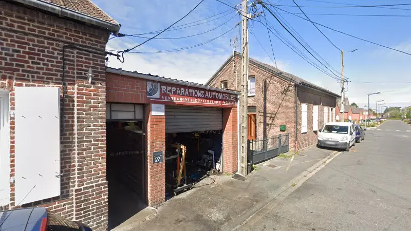 Vue de la rue devant Reparations Automobiles, Bruay-sur-l'Escaut
