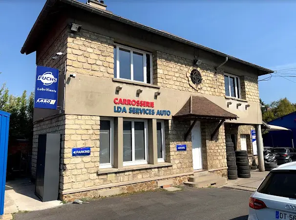 Photo publiée sur la fiche Google de AXIAL CARROSSERIE LDA SERVICES AUTO, Chatou