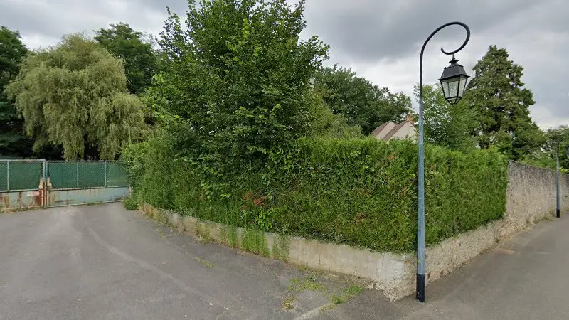 Vue de la rue devant SVS Service Veiga Sud, Villebon-sur-Yvette