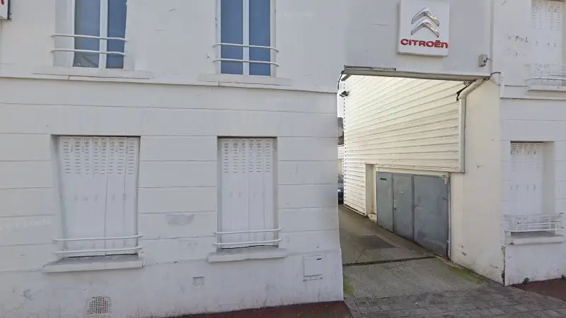 Vue de la rue devant Garage Fougere Et Cie - Citroën, Le Pré-Saint-Gervais