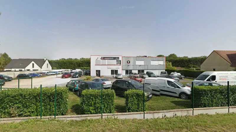 Vue de la rue devant STIHL, Neuville-aux-Bois