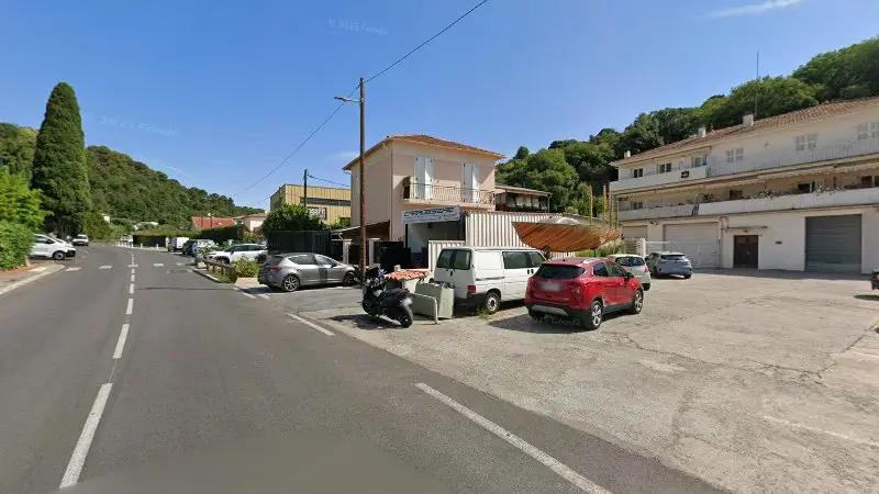 Vue de la rue devant S De Carosserie Valenti, Cagnes-sur-Mer