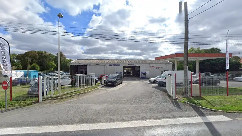 Vue de la rue devant AD Garage Expert AASG - AGENCE AUTOMOBILES SAINTE GENEVIEVE, Beaupréau-en-Mauges