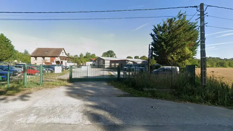 Vue de la rue devant Garage Follens SARL, Acheux-en-Vimeu