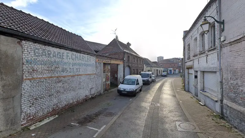 Vue de la rue devant Garage Deleplaire, Aulnoy-lez-Valenciennes