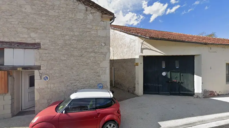 Vue de la rue devant MOTORS GARAGE, Montaigu-de-Quercy