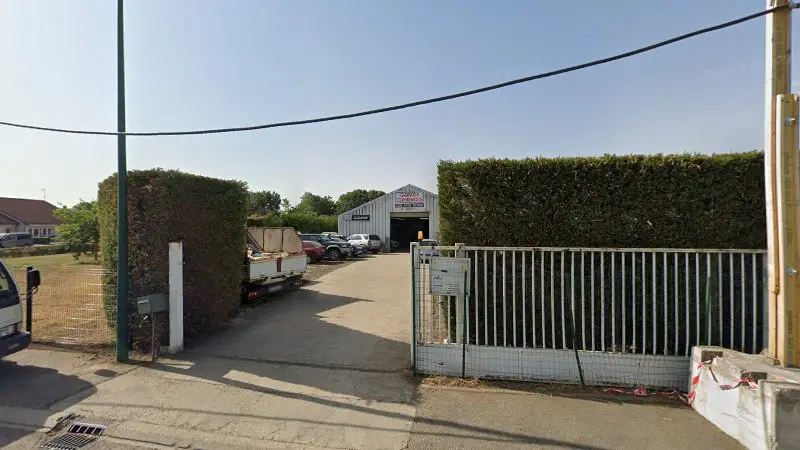 Vue de la rue devant G.N.F CARROSSERIE, Bréval