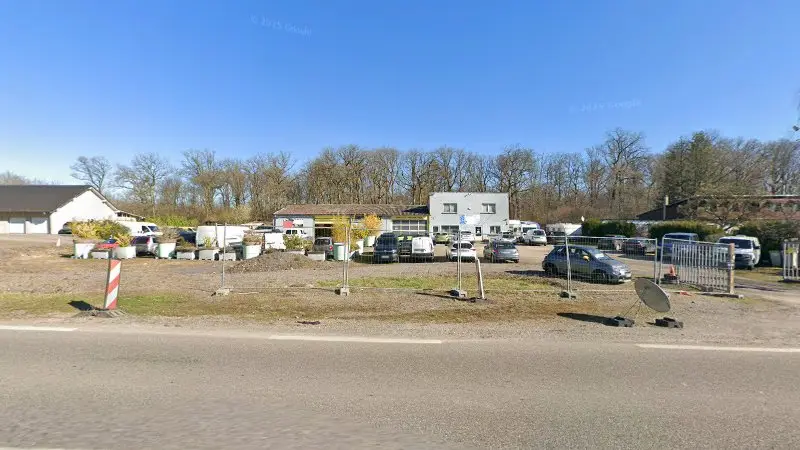 Vue de la rue devant MISCHO - Autos Grand Est, Sarreguemines