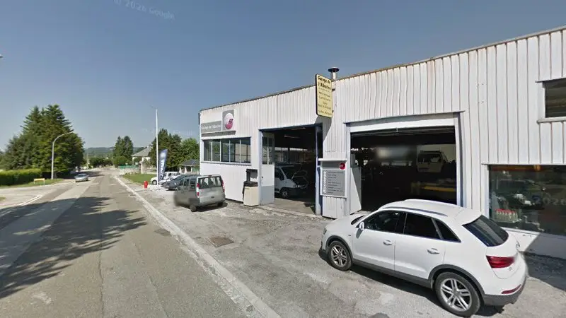 Vue de la rue devant GARAGE DE L'ALBARINE, Plateau d'Hauteville