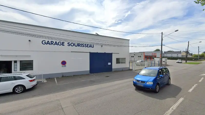 Vue de la rue devant Garage Sourisseau Philippe, Pontchâteau