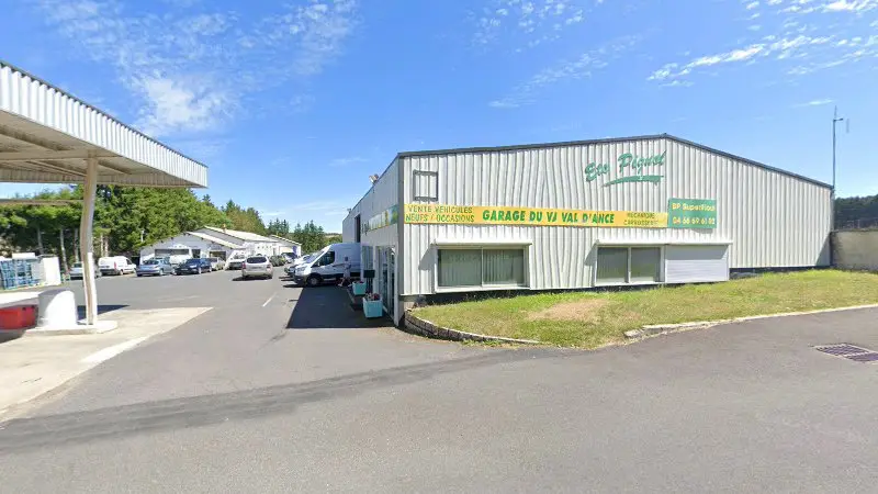 Vue de la rue devant Garage du Val d'Ance, Ets PIGNOL, Bel-Air-Val-d'Ance