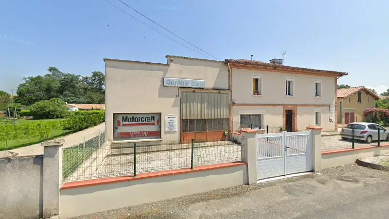 Vue de la rue devant Garage Galy, Mirepoix-sur-Tarn